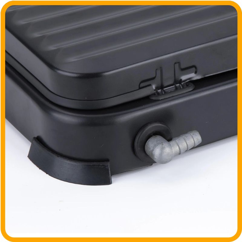 Portable Gas Cooker – 3-Burner with Grill features a sturdy lid and efficient gas connections for versatile outdoor cooking.