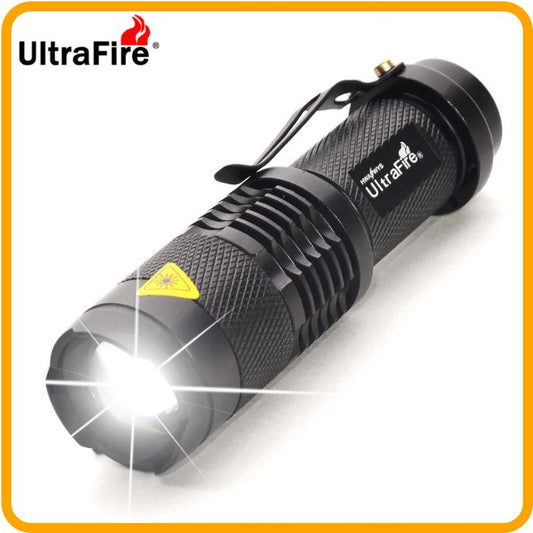 Lampe torche UltraFire – Lampe torche compacte et zoomable | Mini lampe 3 modes avec batterie intégrée