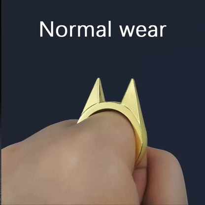 Sleek Cat Ear Self-Defense Ring – Multifunctional Emergency Tool for Men, perfect for discreet protection anytime.