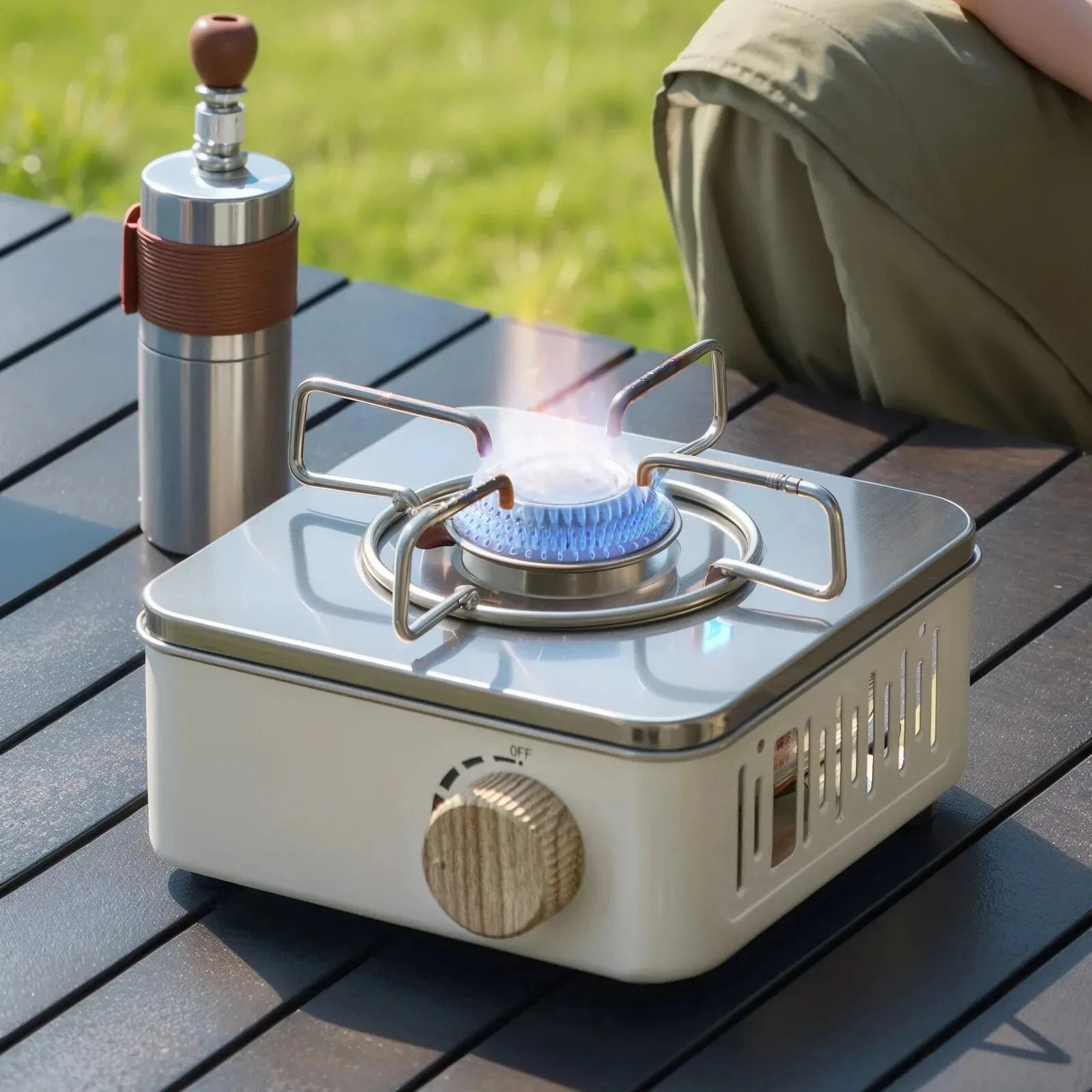 Portable Gas Camping Stove – 2800W High-Heat Burner for Outdoor Cooking, perfect for quick meals and outdoor adventures.